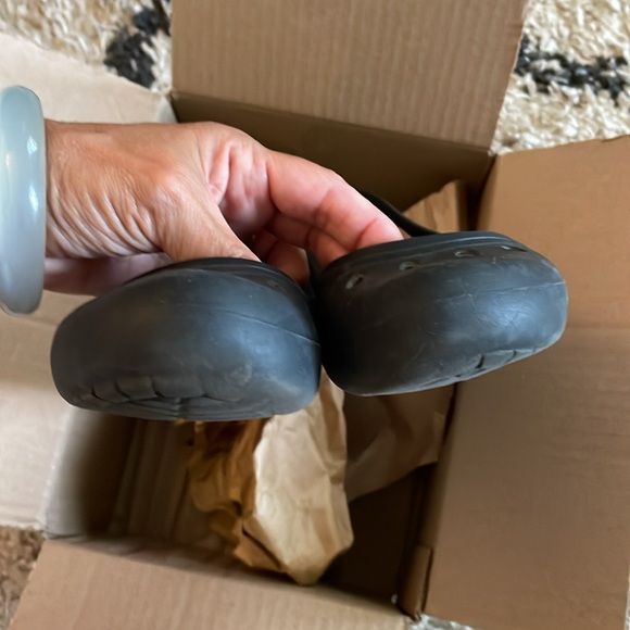 Women’s slip on crocs - Picture 6 of 8